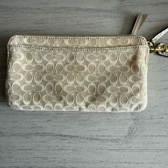 Coach Double Zip Wristlet | Signature C Jacquard | Cream & Beige - Picture 3 of 12